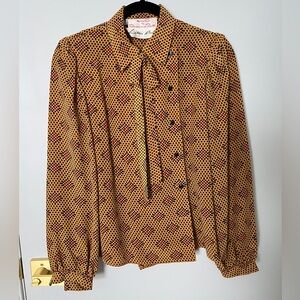 VNTG Oscar de la Renta Patterned Blouse and skirt set 100% silk